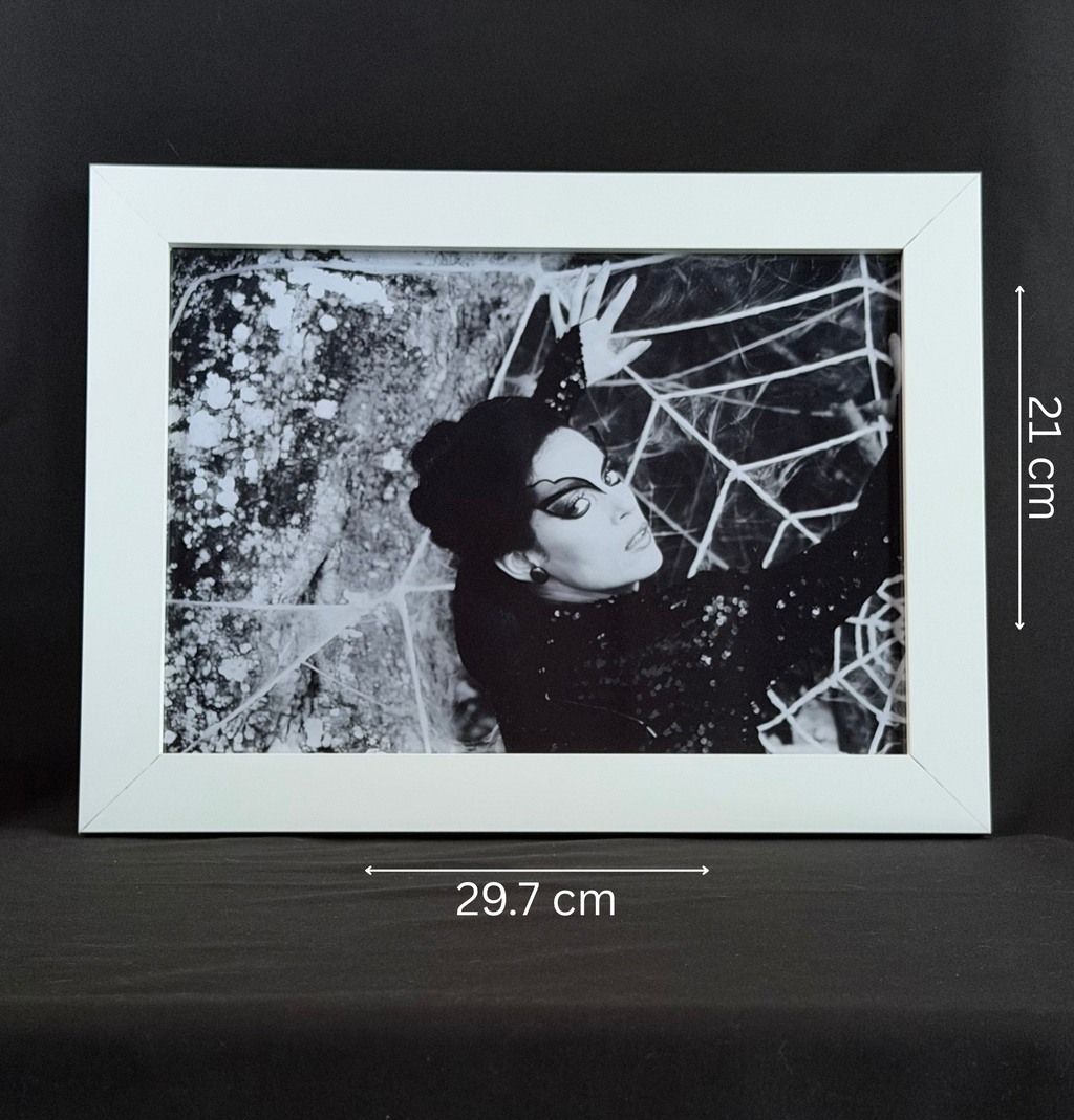 B&w movie still "Spider Woman" A4